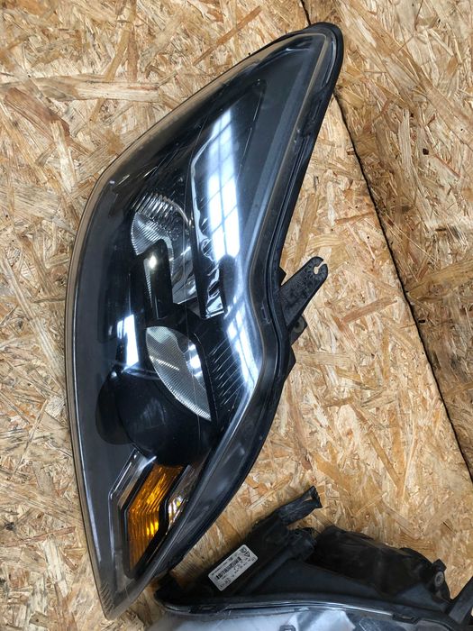 Lampa/reflektor przedni lewy prawy Ford Focus 2 lift