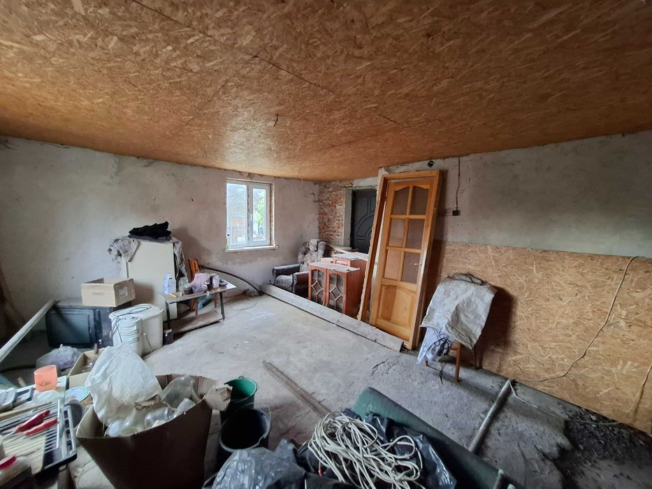 Будинок в центрі села Голосків