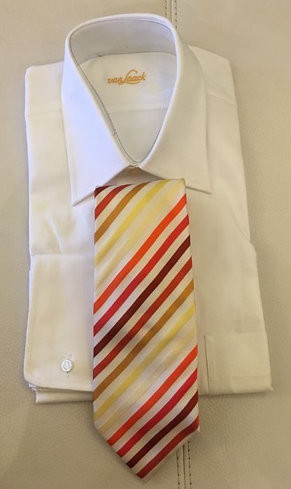 Gravatas de seda novas de boa qualidade O preço é para UMA gravata