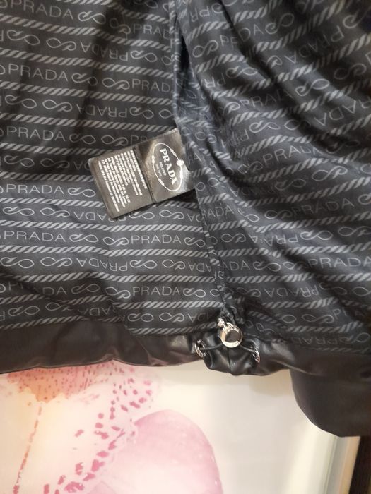 Куртка зимова prada терміново