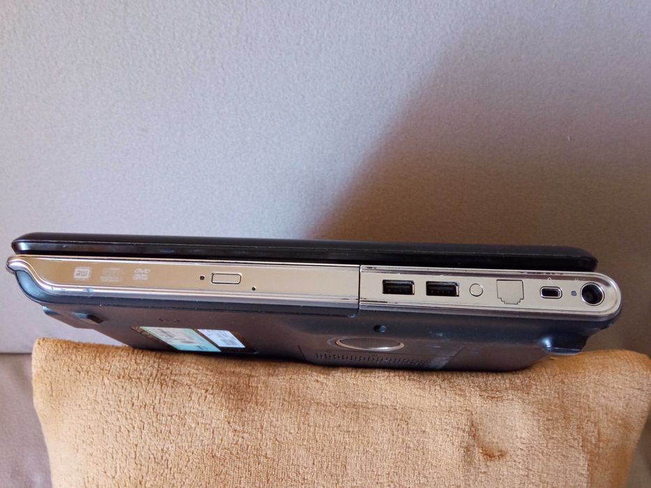 Laptop HP Pavilion dv7-3010ew VJ231EA, sprawny.