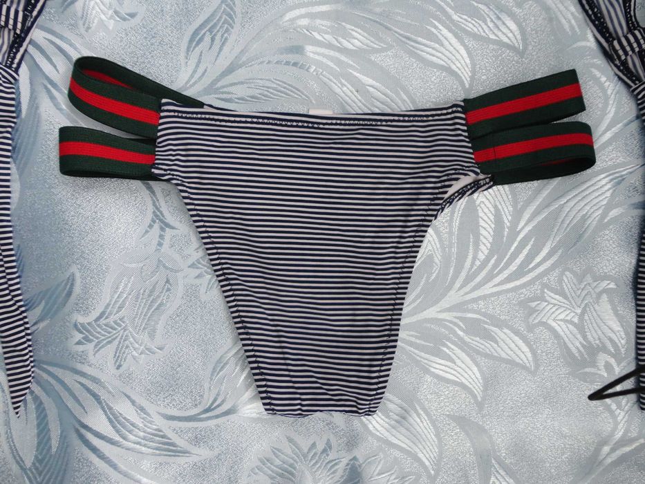 Стильний жіночий купальник роздільний 38 розмір.