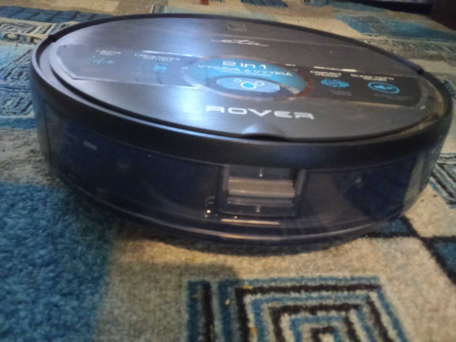 Продаю робот-пылесос ETA моющий Чехия новый