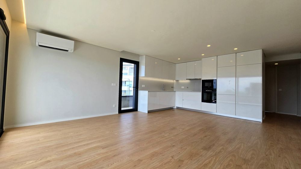 Apartamento T3 em Canidelo com vista mar