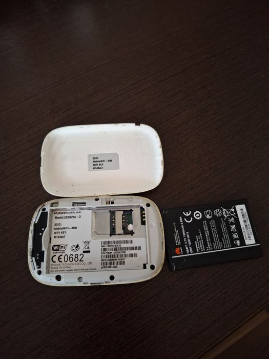 Портативный 3G Wi-Fi роутер Huawei EC5321u-2