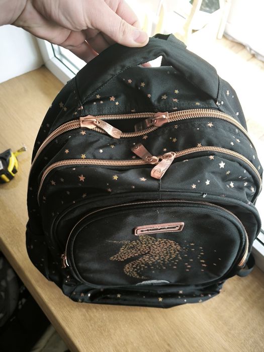 Продам шкільний портфель