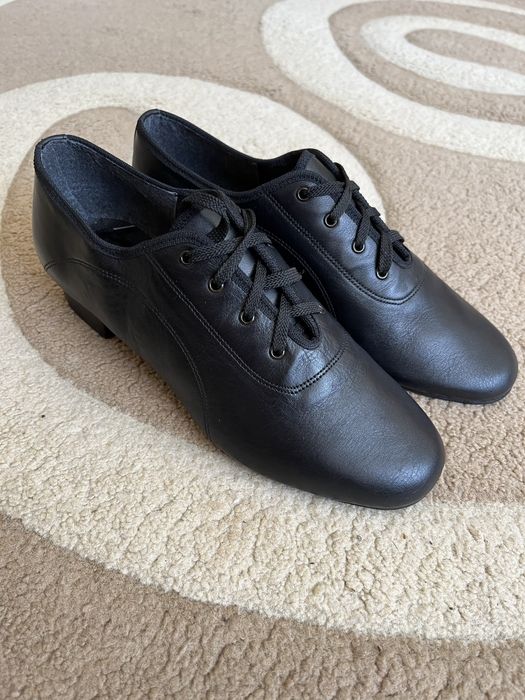 Танцювальні туфлі