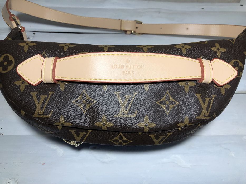 Сумка-бананка LV