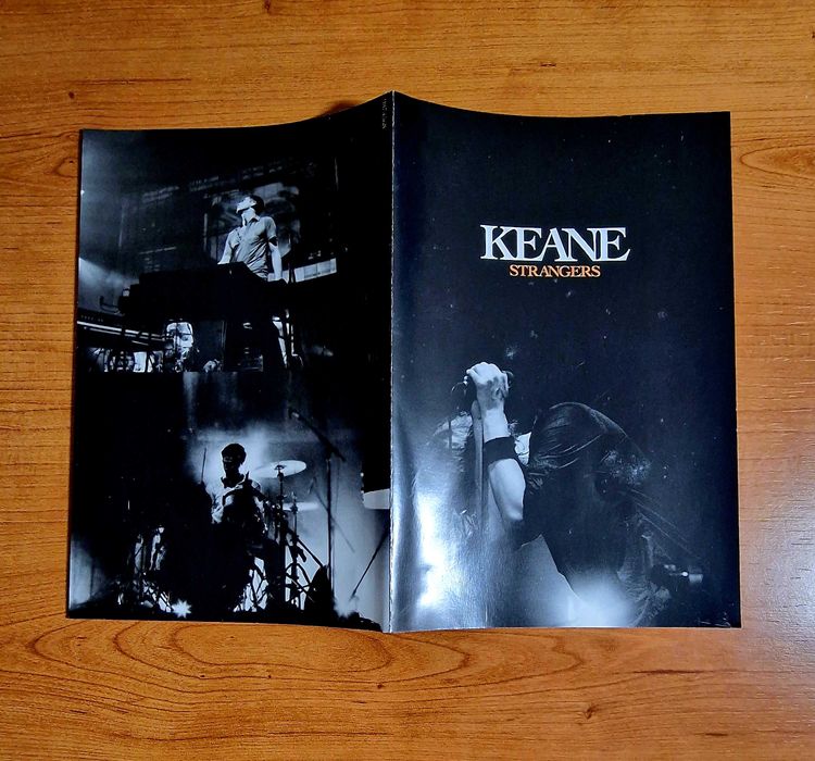 KEANE - Strangers (2 DVDs) The incredible story of a musical phenomenon!64552463115137123