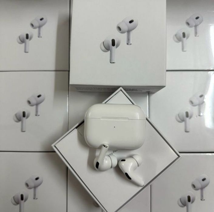 AirPods Pro 2 — бездротові навушники з повним комплектом