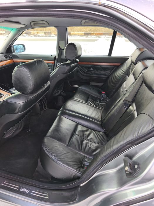 BMW 728 шикарный автомобиль