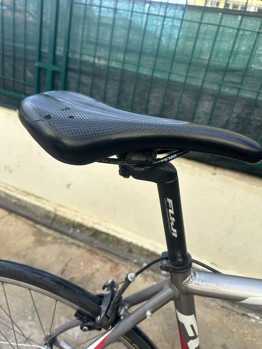 Bicicleta de estrada Fuji em muito bom estado