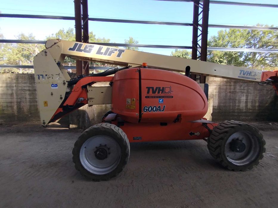Plataforma telescópica JLG 600 AJ