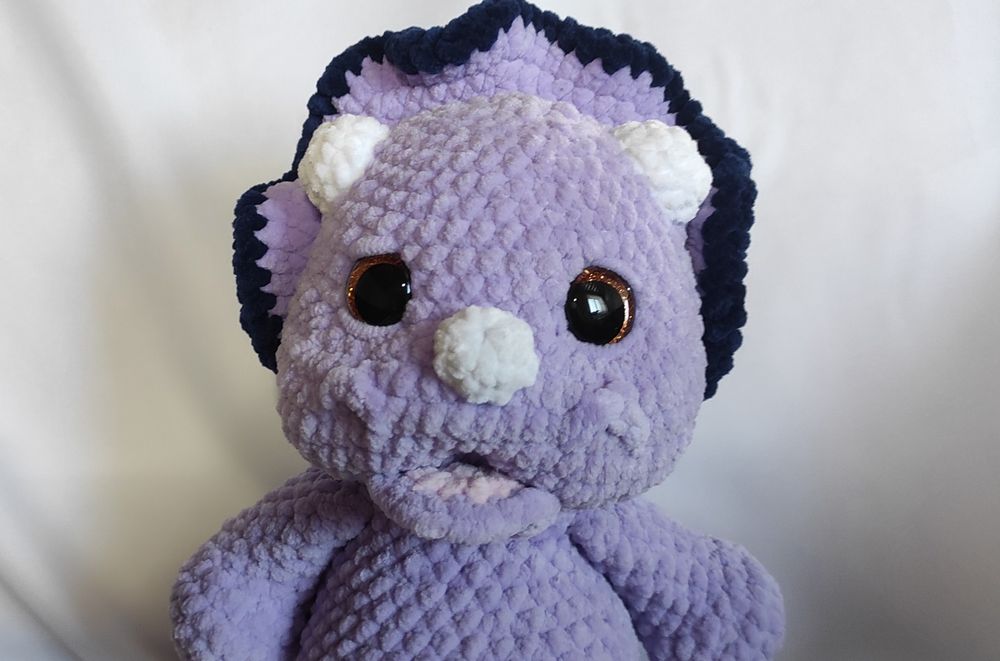 Плюшеві динозаврики