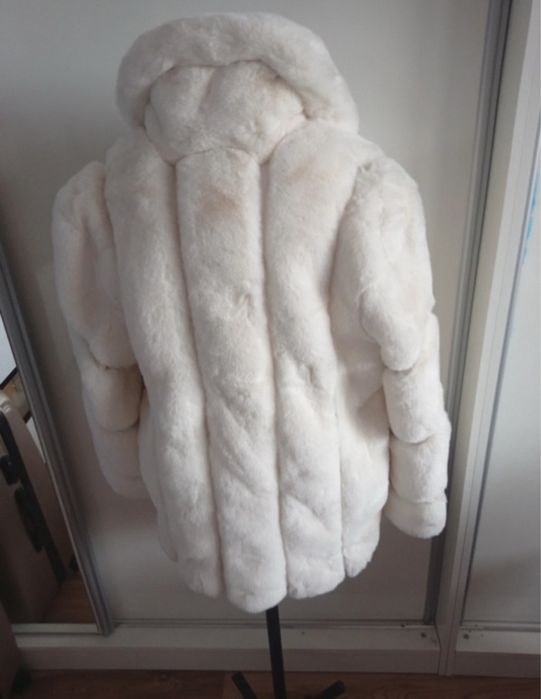 Kremowe futro. River Island. Vintage. Aesthetic. Glamour. Slavic.