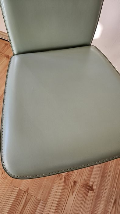 Krzesła stołowe komplet 4 szt niklowane i tapicerowane. Stan idealny