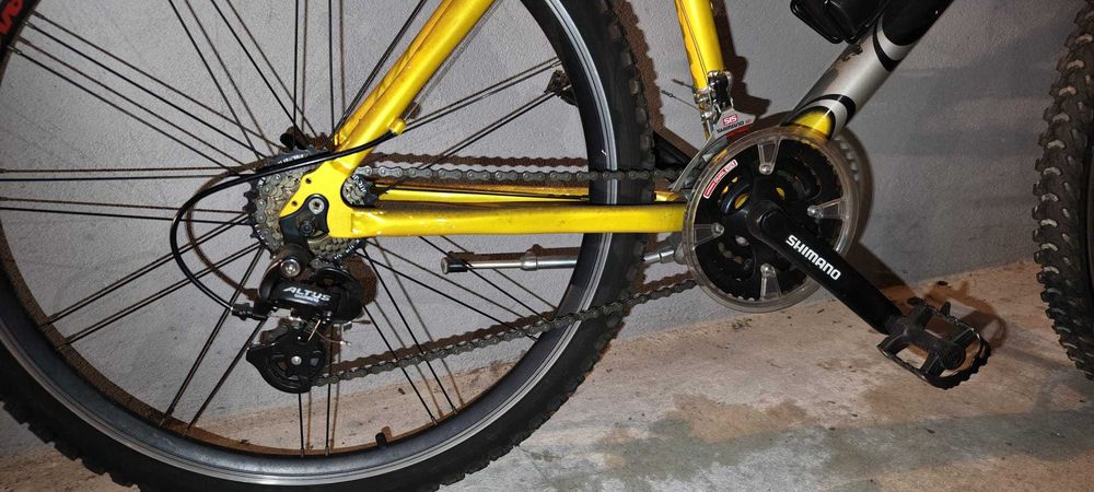Bicicleta BTT Shimano Altus com Suspensão RST – Muito Estimada