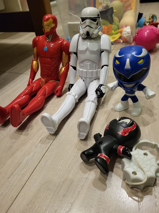 іграшки-трансформери у вигляді цифр, робот,мегатрон,трансформери.