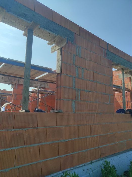 Будівництво будинків