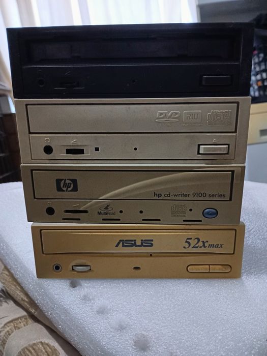 Tudo junto 50€ RAM discos e leitor DVD placa gráfica router  placa de