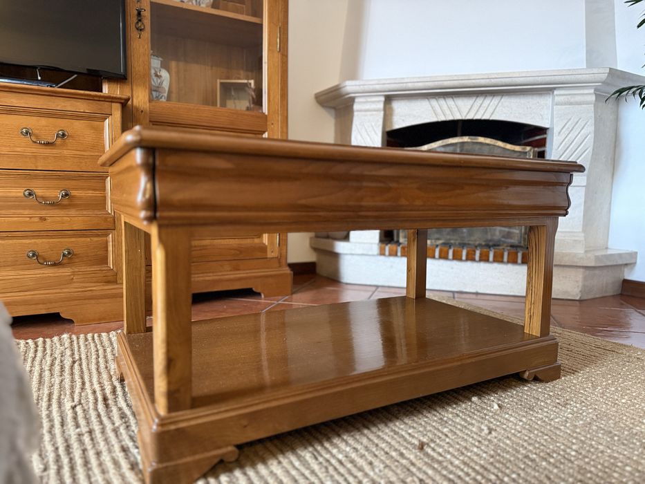 Mesas de centro em madeira maciça