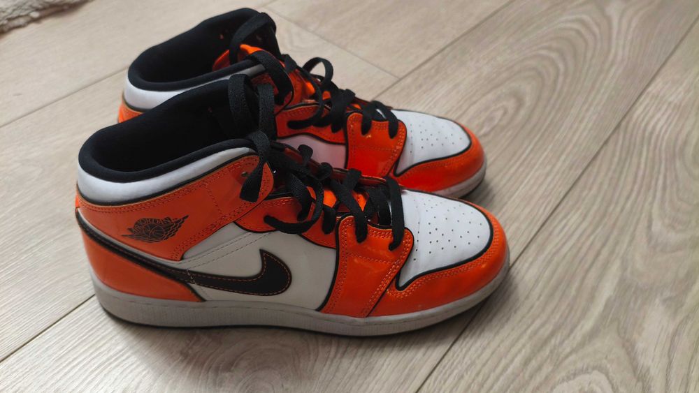 Buty Nike Air Jordan 1 Mid Orange