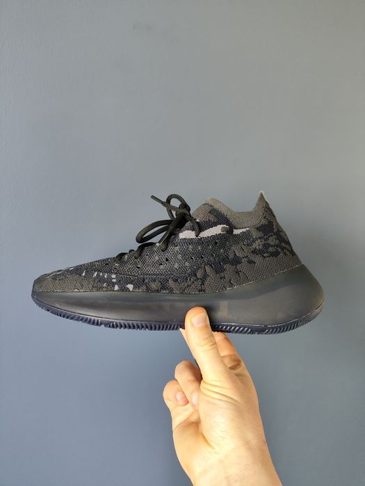 Продам кросівки Adidas Yeezy Boost 380 Triple Black