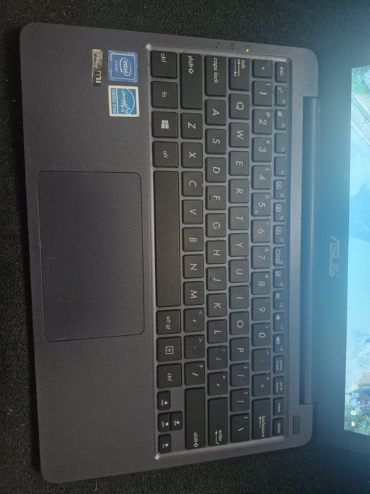 ASUS VivoBook E203MA | N4000 / 4GB / 64GB