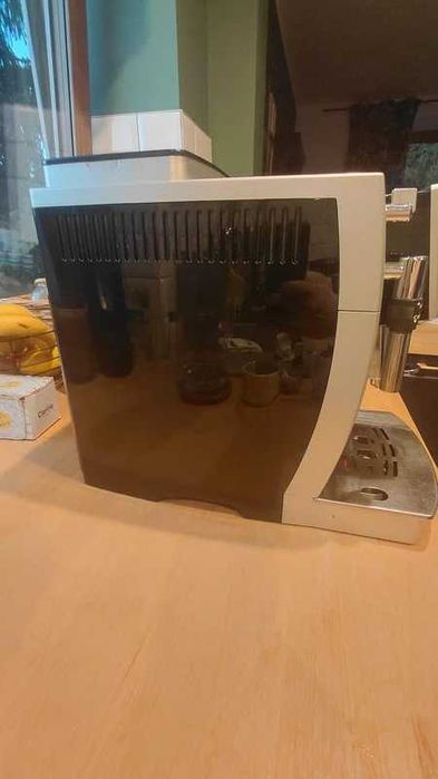 Sprzedam ekspres Delonghi Magnifica Ecam 23.420
