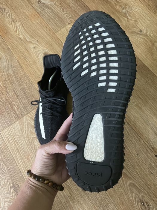 кросівки adidas Yeezy Boost 350 V2 Oreo