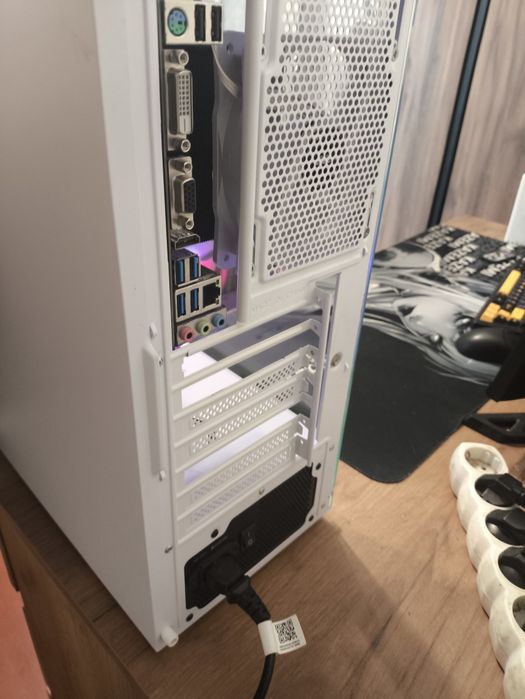 настольный компютер ryzen 5 5600x без відеокарти