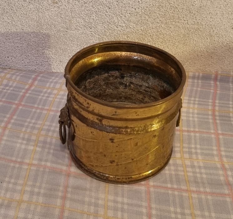 Balde em lata Antigo medidas nas fotos