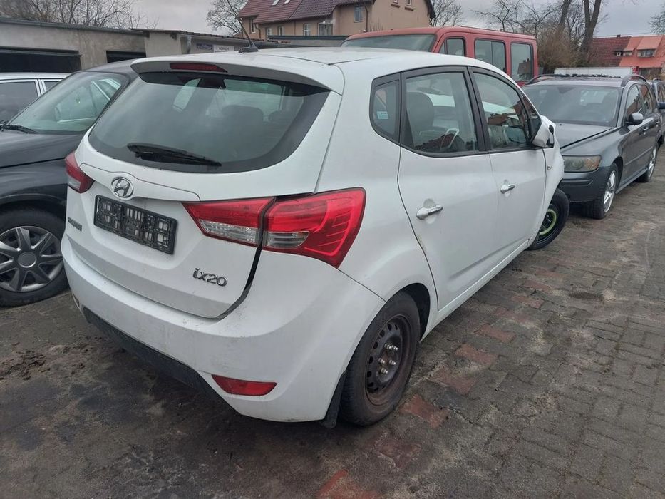 hyundai ix 20 i20 1,4 benzyna drzwi szyba lampa fotel klapa oś zderzak