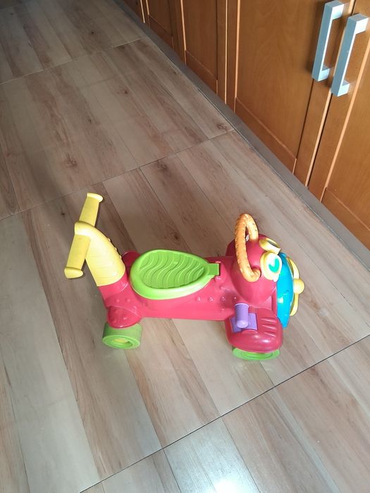 Lindo veiculo para brincar