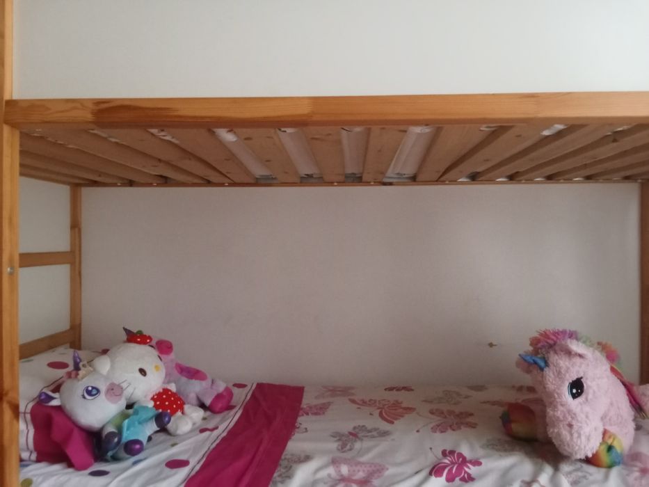 Cama  Kura IKEA personalizada + estrado