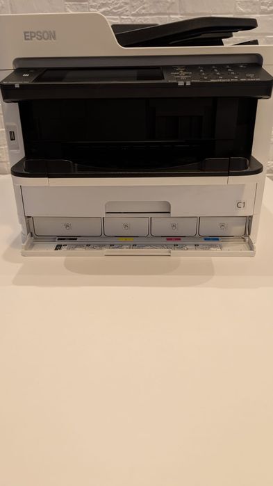 Drukarka kolorowa że skanerem Epson Model C642A