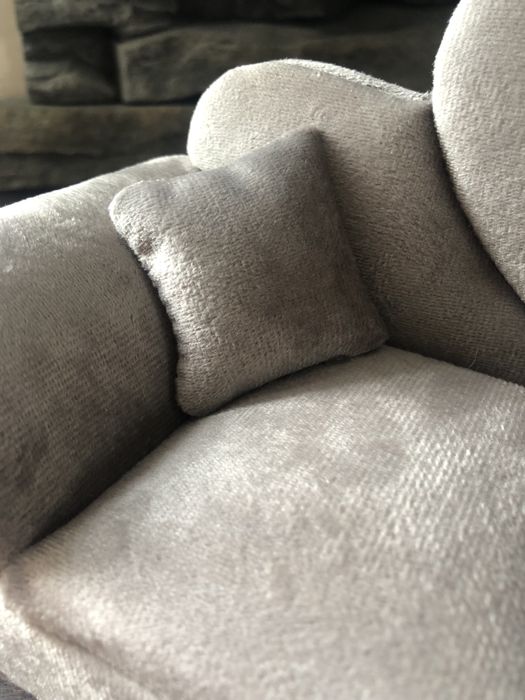 Elegancka szaktułka na biżuterię 48tknd