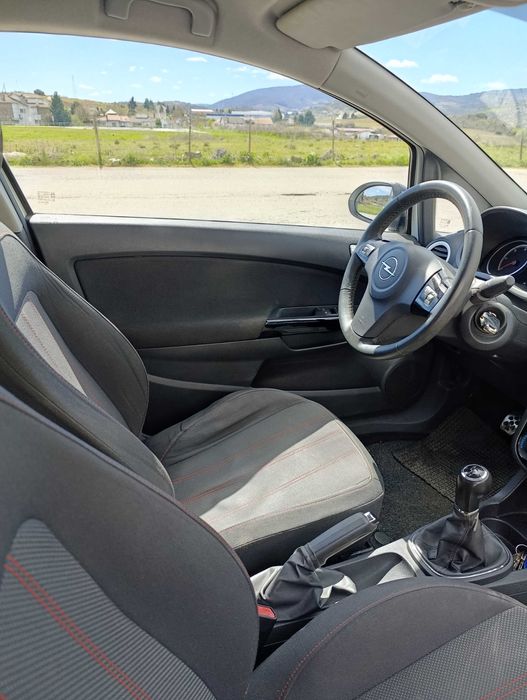 Opel corsa black edition