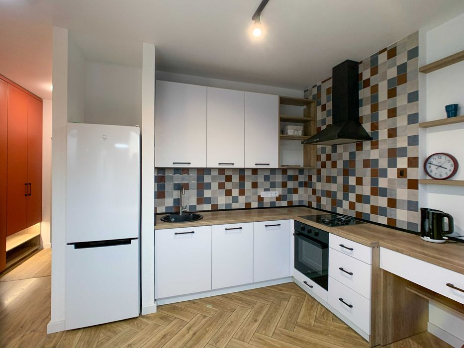 Кришталеві Джерела, Метрологічна, 62, охорона території, парк Феофанія