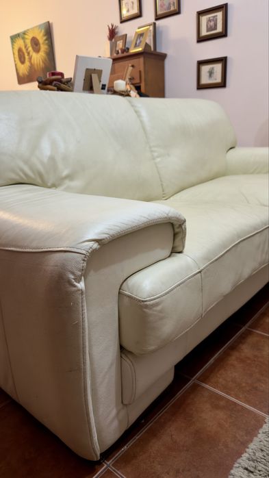 Conjunto de Sofás em Pele branco