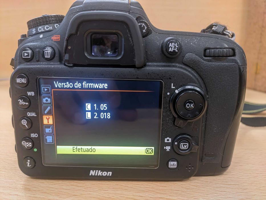 Nikon D7100 com 9300 disparos (inclui corpo, bateria e carregador)