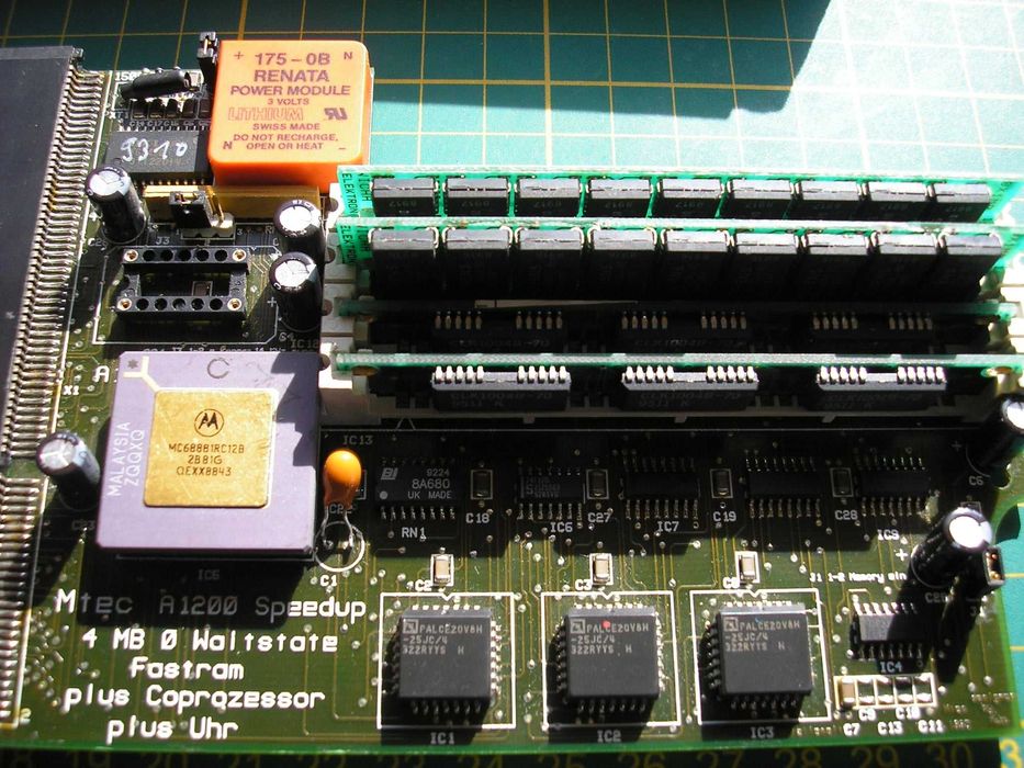 Amiga 1200 – Blizzard 1230-IV Turbo Board (oryginał, stan idealny)