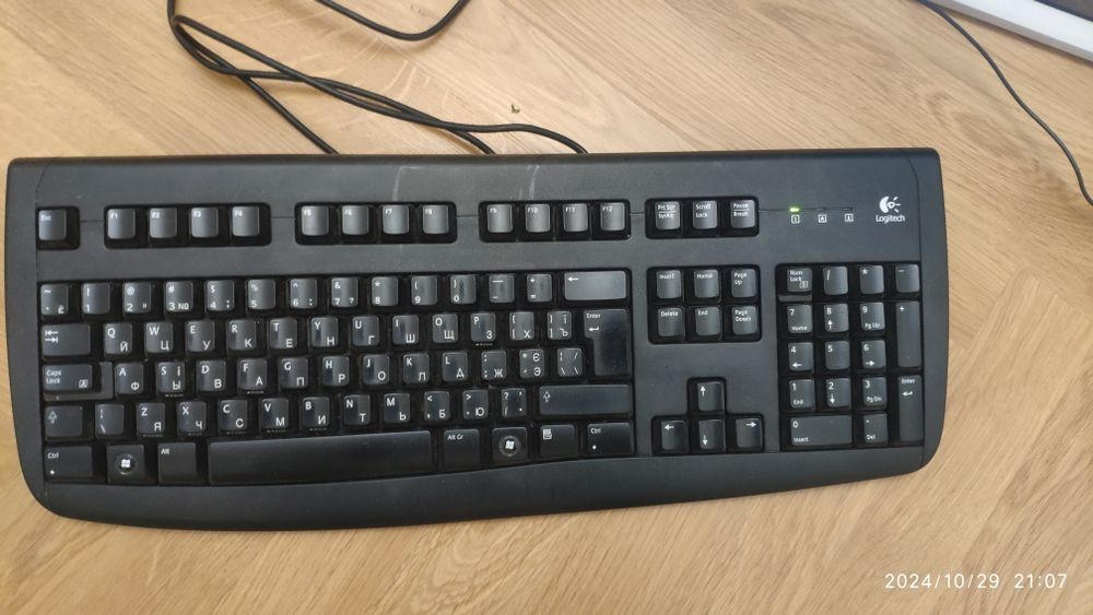 Моноблок hp(DESKTOP-CLE1EP3+ Клавіатура в подарунок