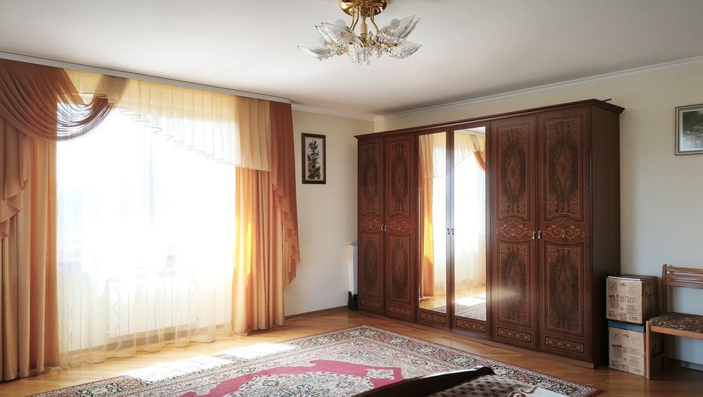 Продається один з найкращих та добре збудованих будинків в хорошому районі м.Калуша в Підгірках по вул.Куліша