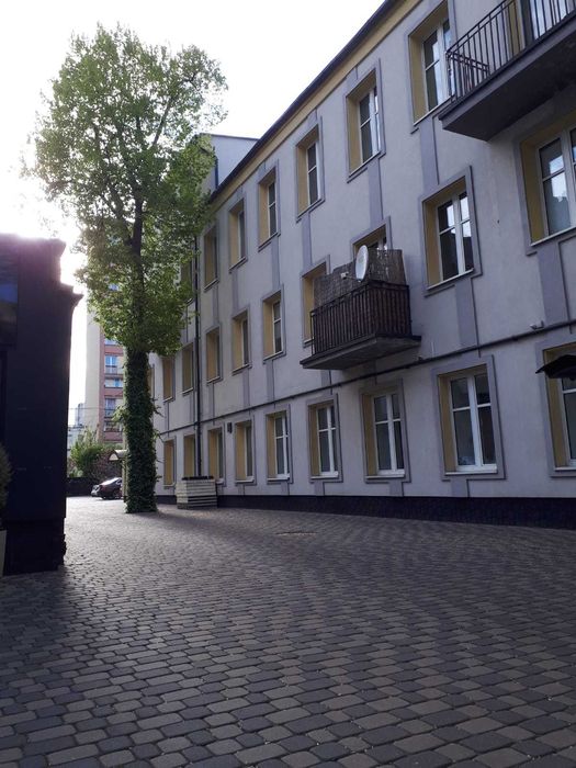 okazja centrum  ul Piotrkowska do wynajęcia M4  ok 90m2 z balkonem