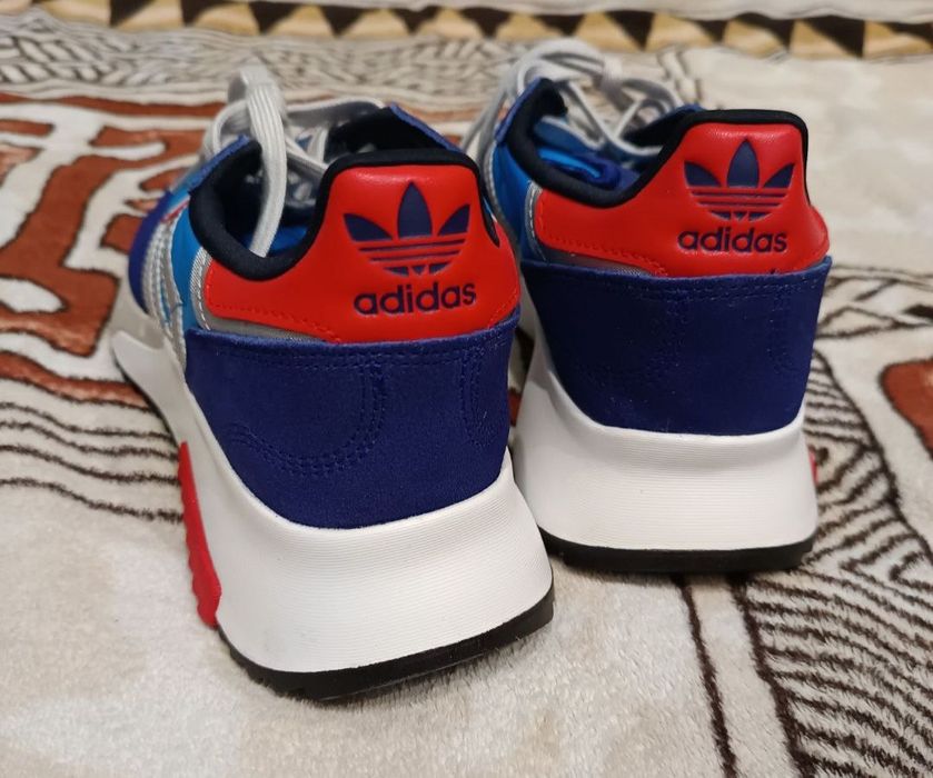 Adidas кроссовки размер 42.