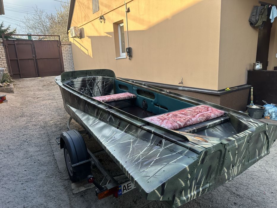 Продам лодку Южанка