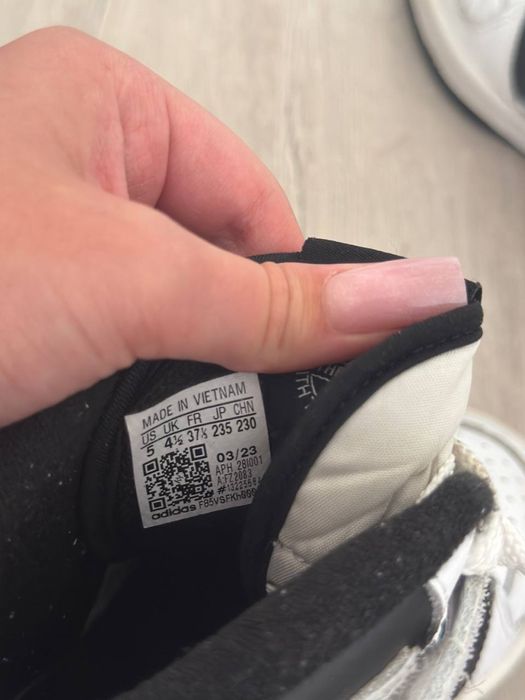 Кросіки адідас 37 eur