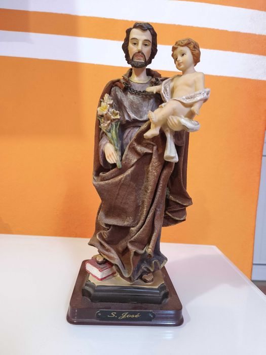 Estátua / Imagem São José com o Menino Jesus