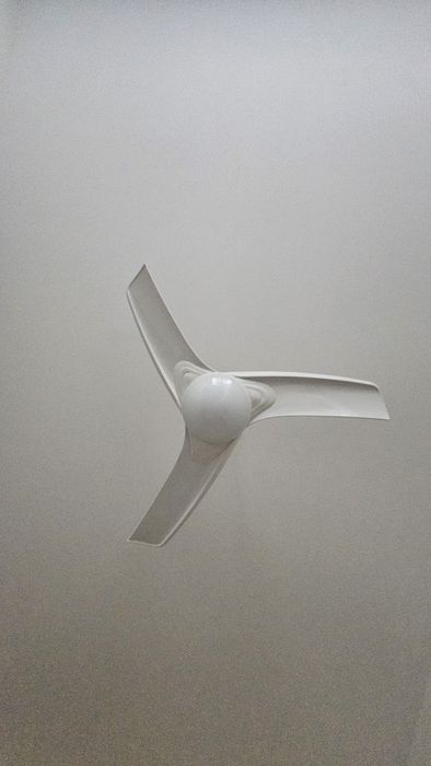 Ventoinha de teto com iluminação
